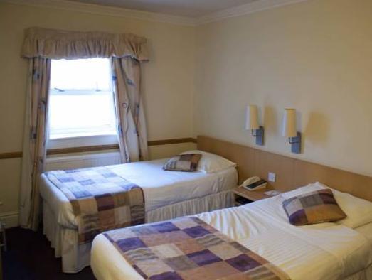 Carlton Hotel 3*